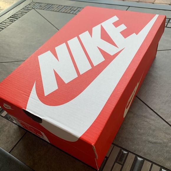 Women’s Nike air max2 light• AUTHENTIC • BRAND NEW - Picture 12 of 12